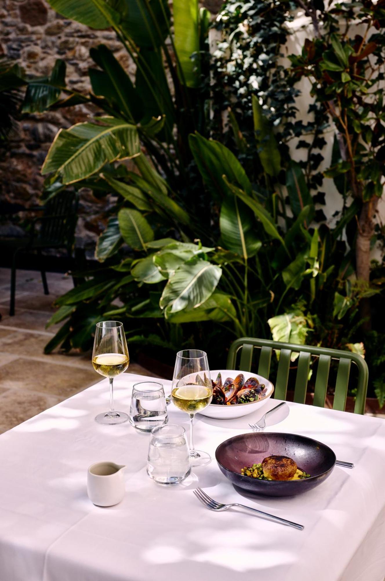 Aristide Hotel Ermoupoli Buitenkant foto