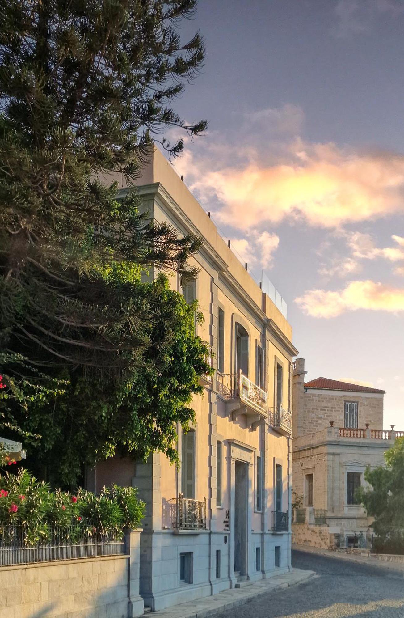 Aristide Hotel Ermoupoli Buitenkant foto