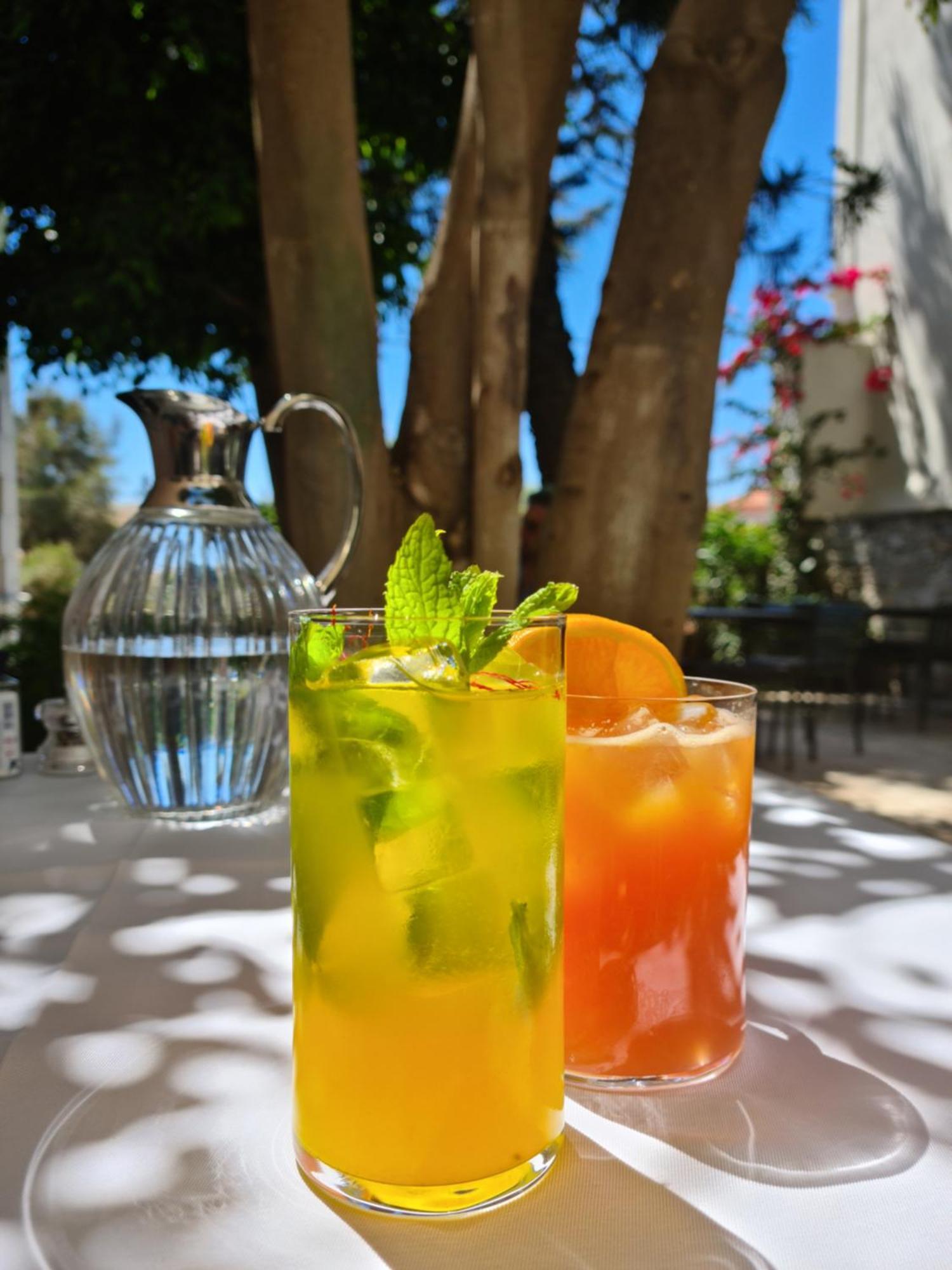 Aristide Hotel Ermoupoli Buitenkant foto
